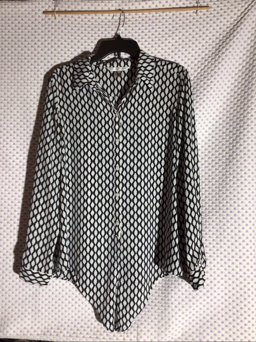 Peter Nygard Black and White Geometric Button-Up Blouse